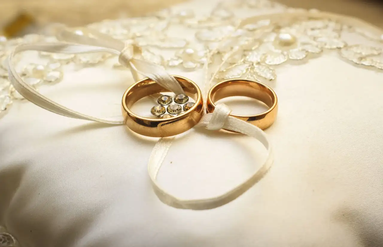 2 wedding rings