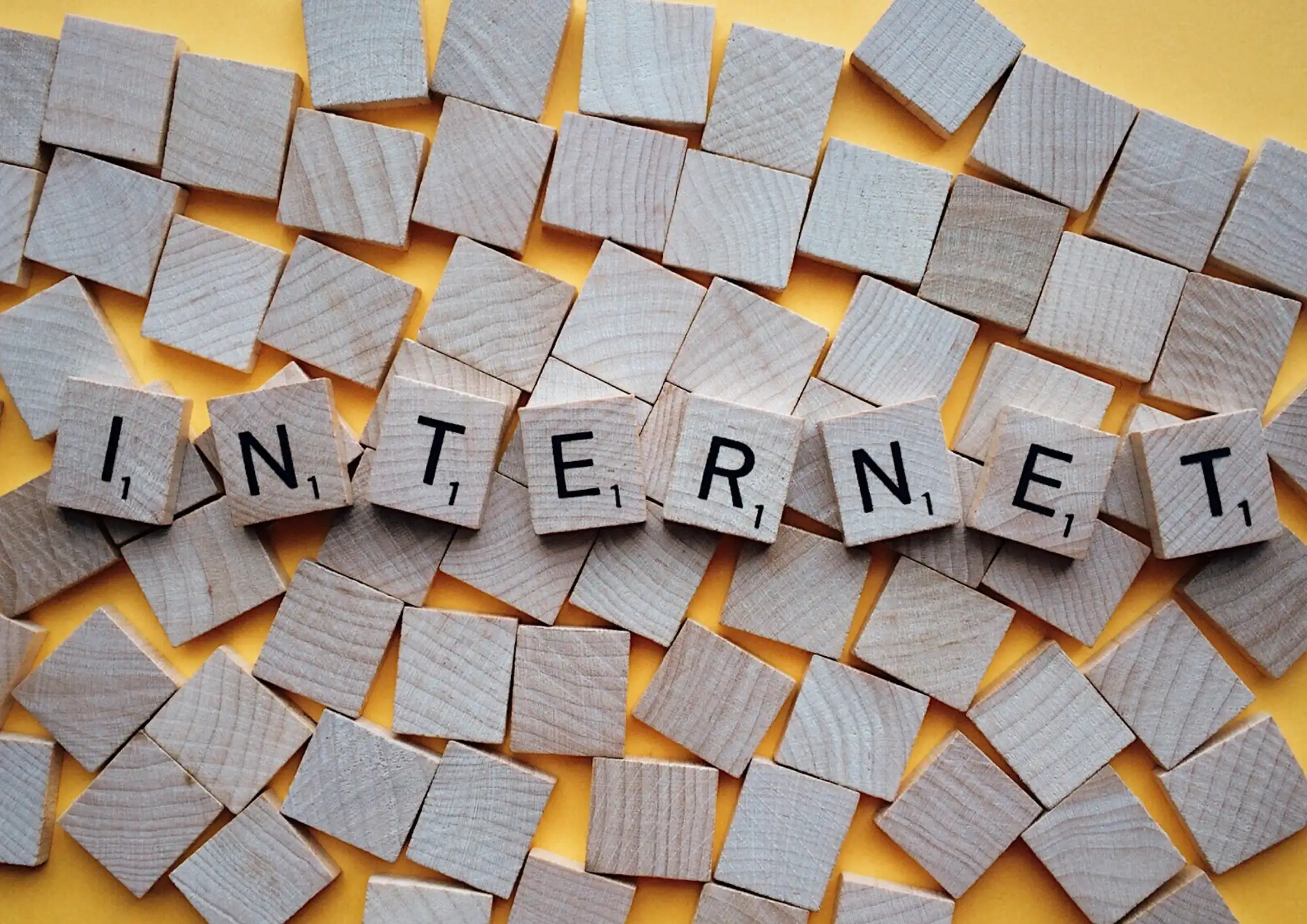 cubes showing the word 'internet'