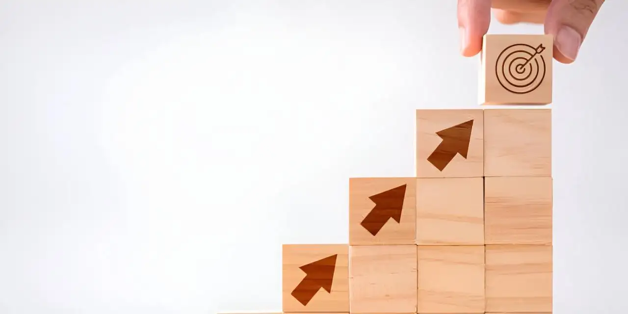 building blocks showing arrow growth