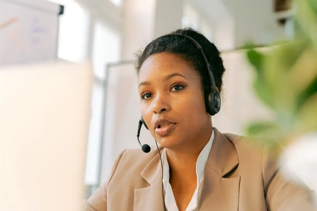 user assistants offering support