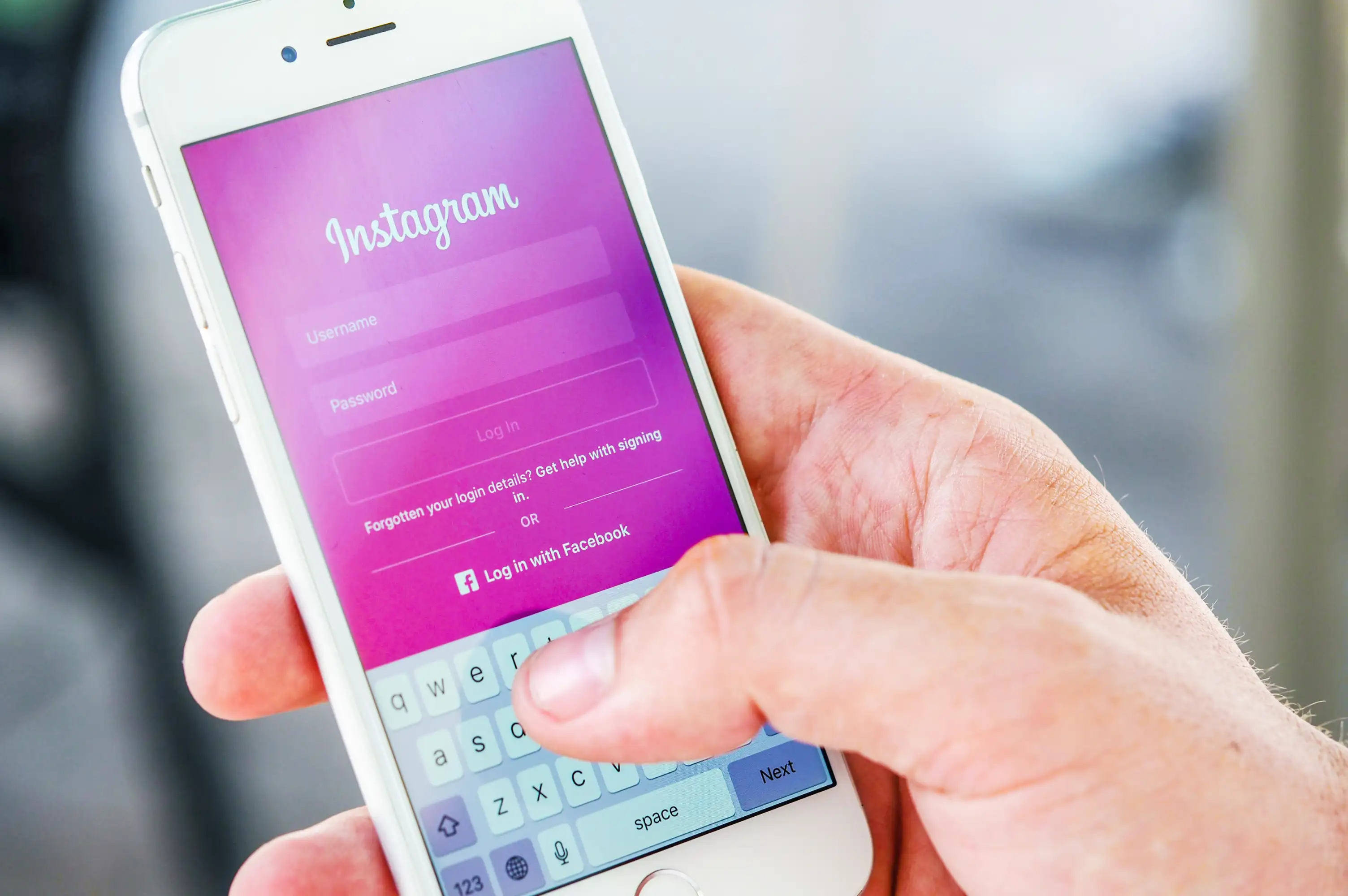 instagram log in page of entering password