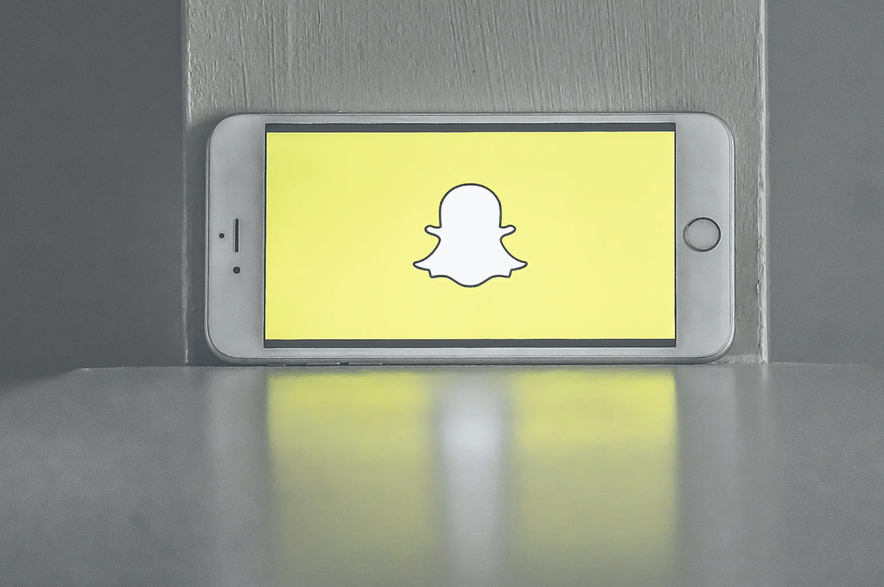 half swipe method works on snapchat half swipe method works on snapchat